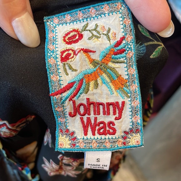 Johnny Was silk blouse - Picture 6 of 7
